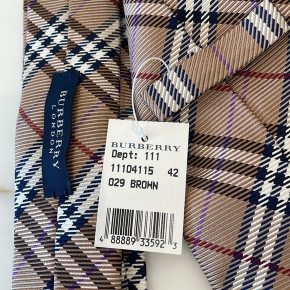 ⭐️Burberry Brown/Tan Plaid Design Tie—FABULOUS!!  New With Tags! - Picture 7 of 7